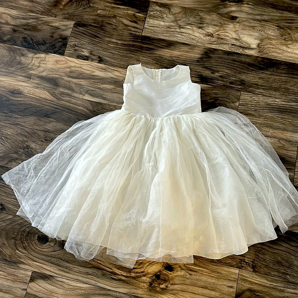 White dress 👗